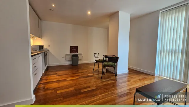 Newport Road, CF24, photo 3