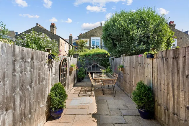 Ravenstone Street, London, SW12, photo 2