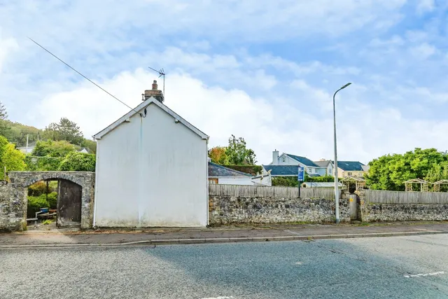 Wick Road, Bridgend, CF35, photo 3