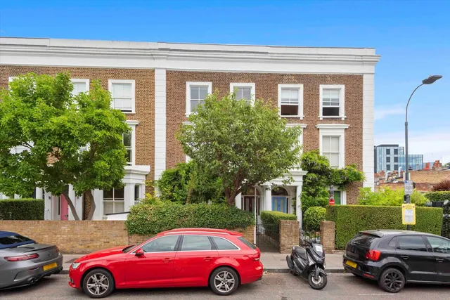 Ravenscourt Road, London, W6, photo 1