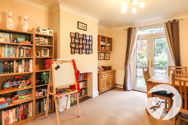 Avenue Road, Lesney Park, DA8, photo 3