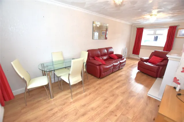 Gainsborough Road, Upton, CH49, photo 2