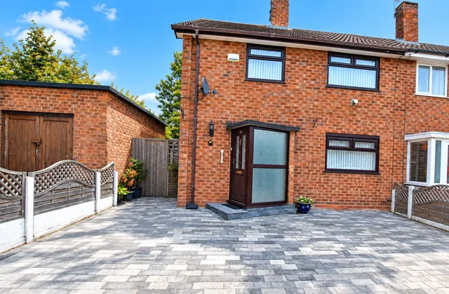 Gainsborough Road, Upton, CH49, photo 1