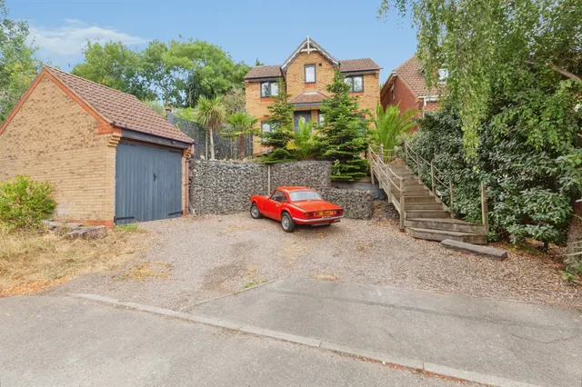 Elm Way, Hartshill, Nuneaton, photo 1