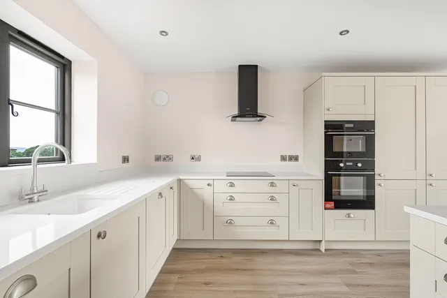Photo 3 — 2 Maythorne Close, Leysters. NEW HOME