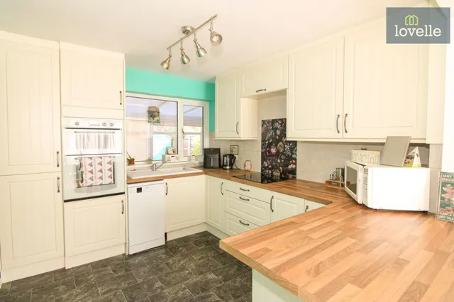 Harewood Crescent, Louth, LN11, photo 3