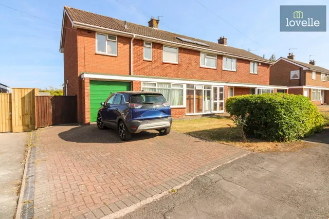 Harewood Crescent, Louth, LN11, photo 1