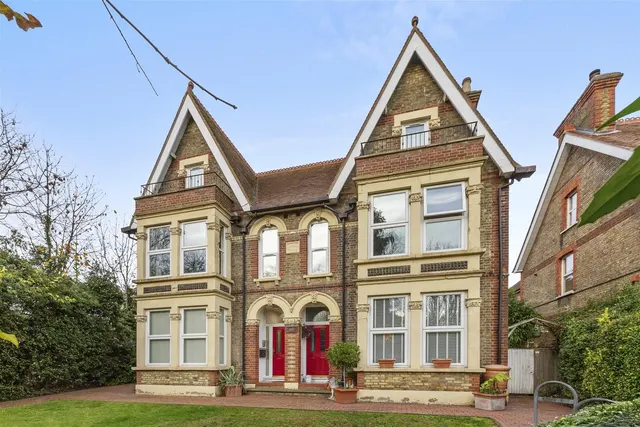 London Road, High Wycombe, HP11, photo 1