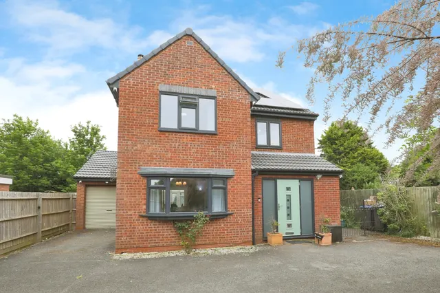 Mallory Road, Lighthorne Heath, Leamington Spa, photo 1