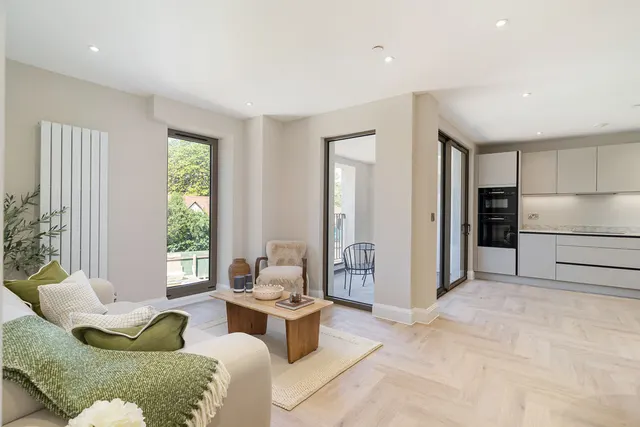 Photo 2 — 1 Smitham Bottom Lane, Purley CR8 3DE