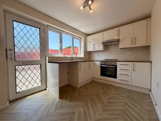 Photo 2 — Thornford Drive, Swindon, SN5