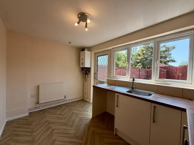 Photo 3 — Thornford Drive, Swindon, SN5