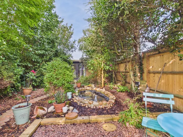 Georges Drive, Flackwell Heath, HP10, photo 2