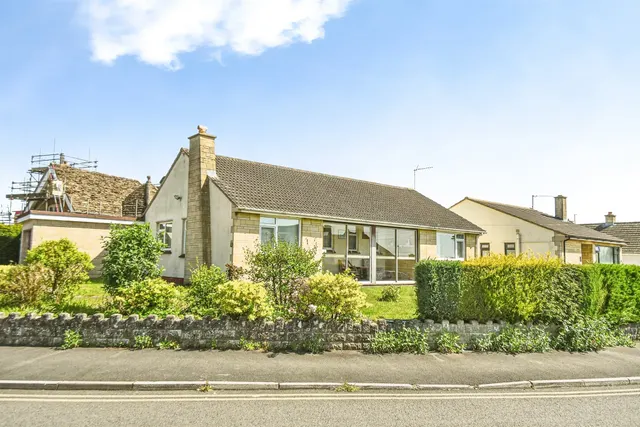 The Paddocks, Chippenham, photo 1