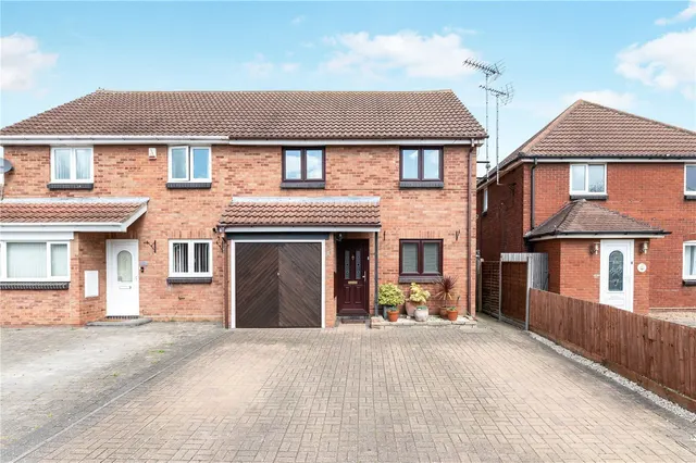 Langford Grove, BASILDON, Essex, SS13, photo 1