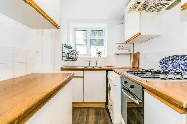 Walnut Tree Walk, London, SE11, photo 1