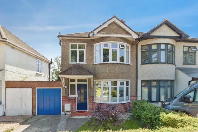 Camdale Road, London, SE18, photo 1