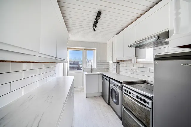 Stoneyfields Lane, Edgware, HA8, photo 3
