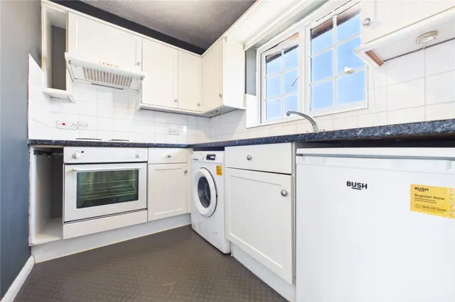 Alderfield Close, Theale, RG7, photo 3