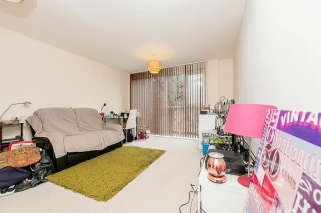 Photo 3 — Midland Road, Hemel Hempstead