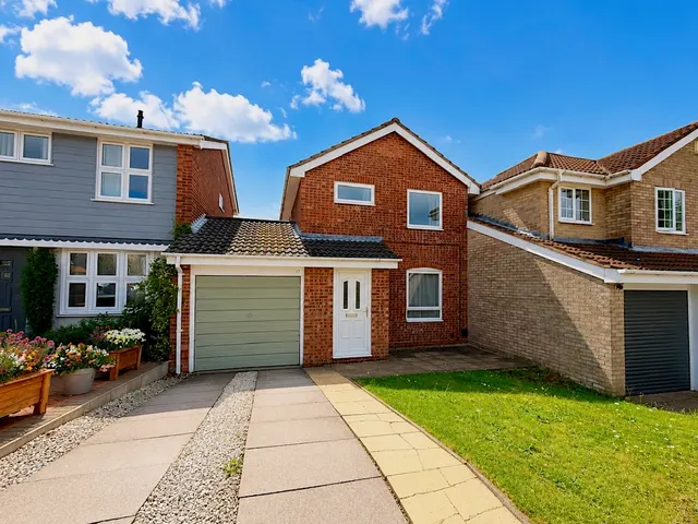 Fairfield Close, Heath Hayes, Cannock, WS12, photo 1