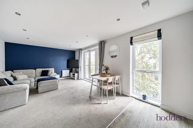 Hawker Drive, Addlestone, KT15, photo 1