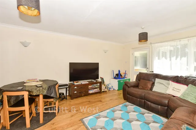 Doods Road, Reigate, RH2, photo 3