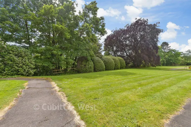 Doods Road, Reigate, RH2, photo 2