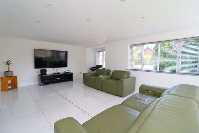 Regina Drive, Walsall, WS4, photo 2