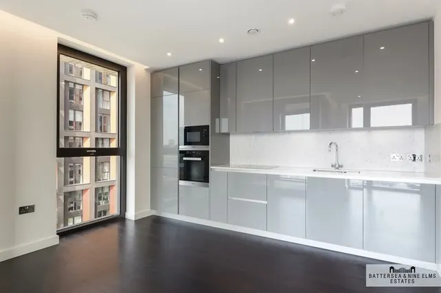 Madeira Tower, The Residence, SW11, photo 2