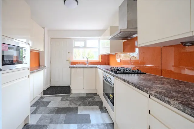 Holt Vale, Holt Park, LS16, photo 2