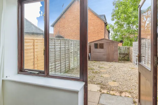 Isaacson Drive, Wavendon Gate, MK7, photo 2