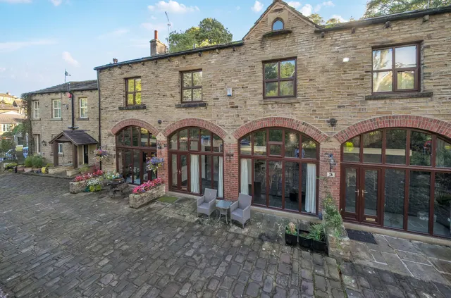 Fold Court, Kirkburton, HD8, photo 1