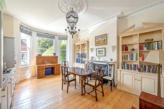 Photo 2 — Earlsfield Road, London, SW18