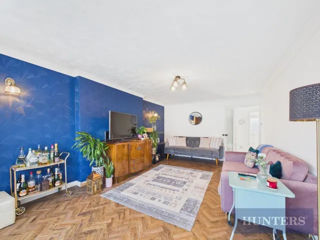 Bradworth Drive, Scarborough, YO11, photo 2