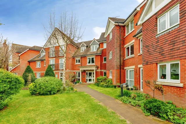 Linkfield Lane, Redhill, RH1, photo 1