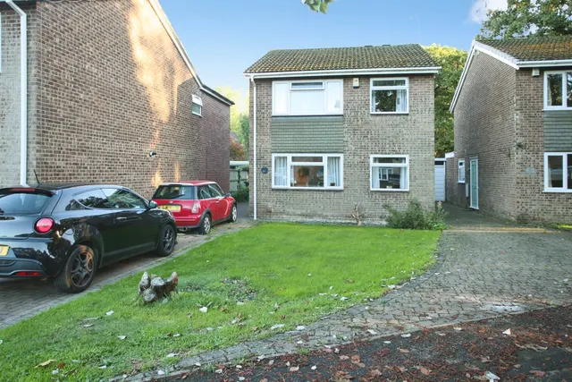 Conrad Close, Rugby, CV22, photo 2