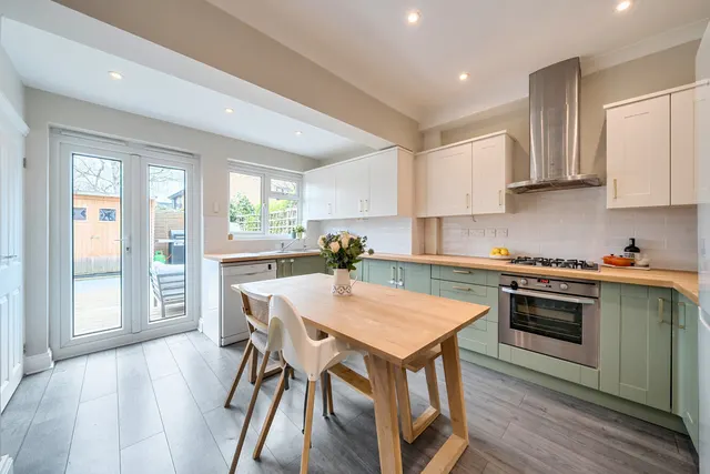 Tennyson Road, Wimbledon, London, SW19, photo 1