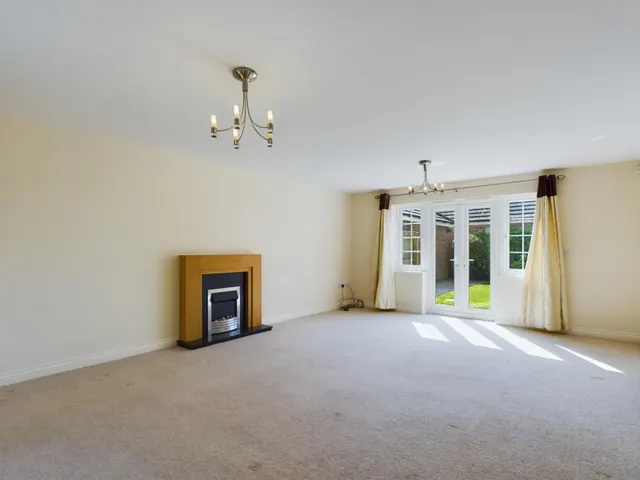 Photo 3 — Bogs Lane, Harrogate, HG1