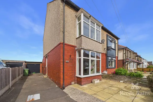 Frances Avenue, Crosland Moor, Huddersfield, West Yorkshire, HD4, photo 1