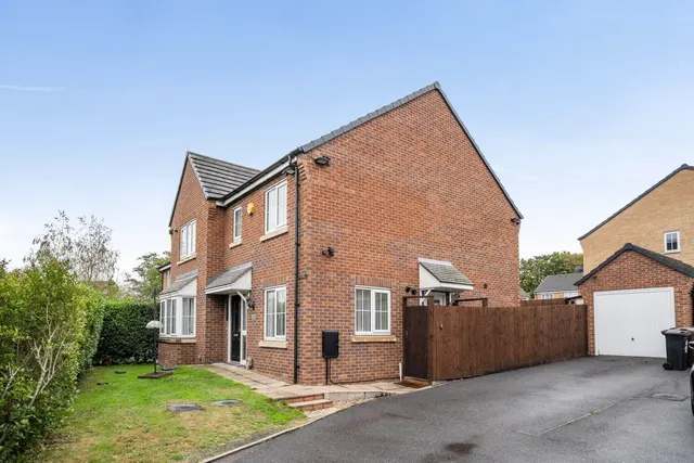 Bishop Drive, Birmingham, B37, photo 3