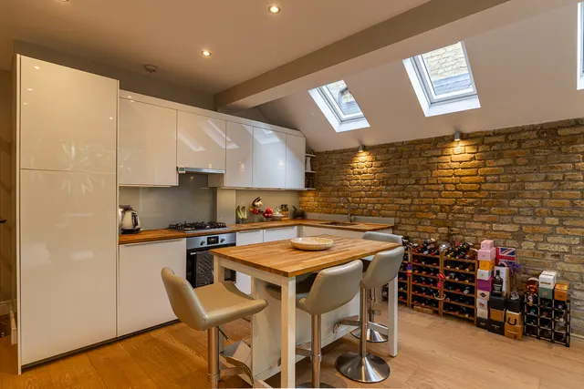 Photo 3 — Lambrook Terrace, Hammersmith and Fulham, Fulham, London, SW6