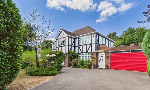 Parkview, Flackwell Heath, HP10, photo 1