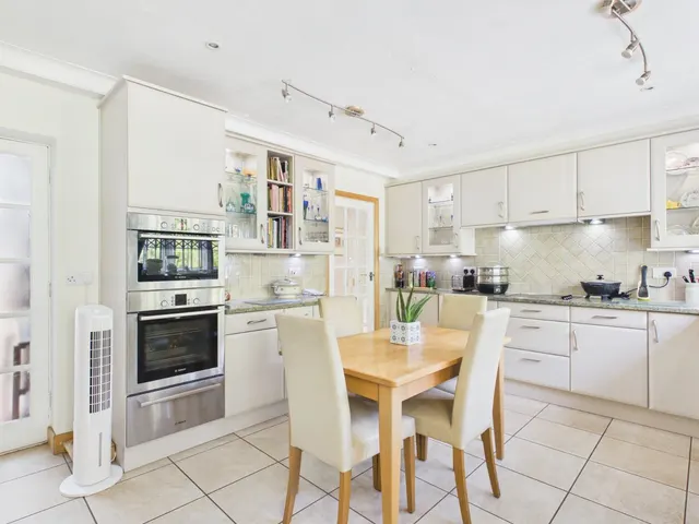 Parkview, Flackwell Heath, HP10, photo 3