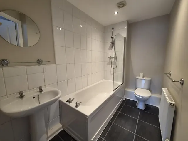 Cosgrove Court, Longbenton, NE7, photo 2