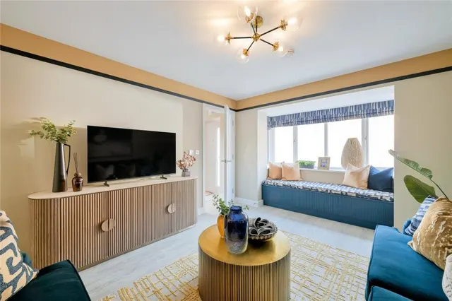 Zander Crescent, Elmstead, RG40, photo 3