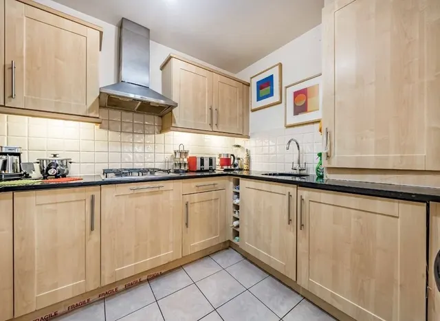 Photo 3 — Royal Drive, New Southgate, N11