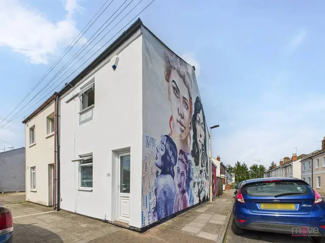 Russell Street, Cheltenham, GL51 9HW, photo 1
