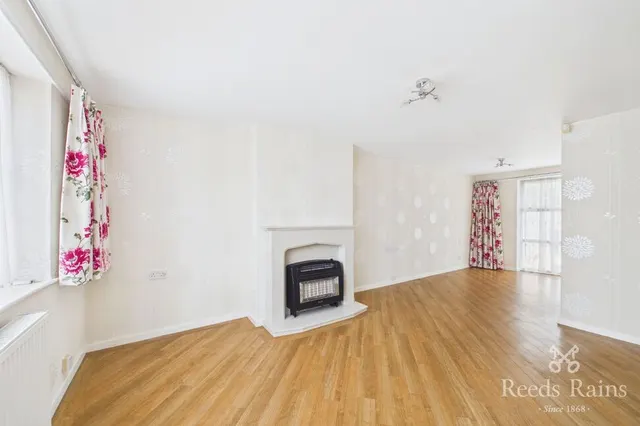 Photo 2 — South Parade, Morley, West Yorkshire, LS27