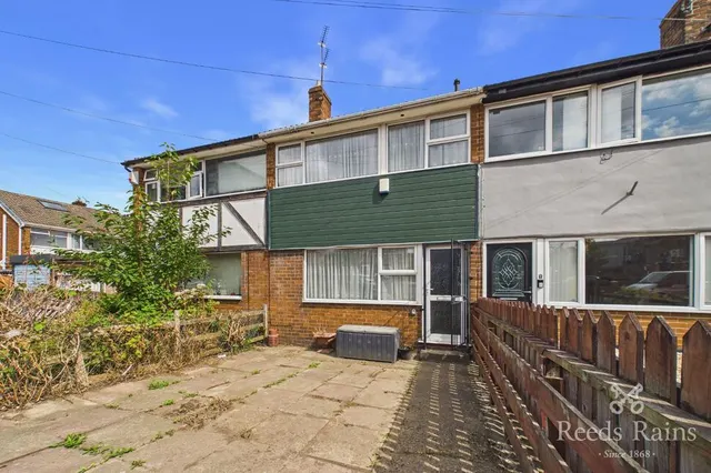 South Parade, Morley, West Yorkshire, LS27, photo 1